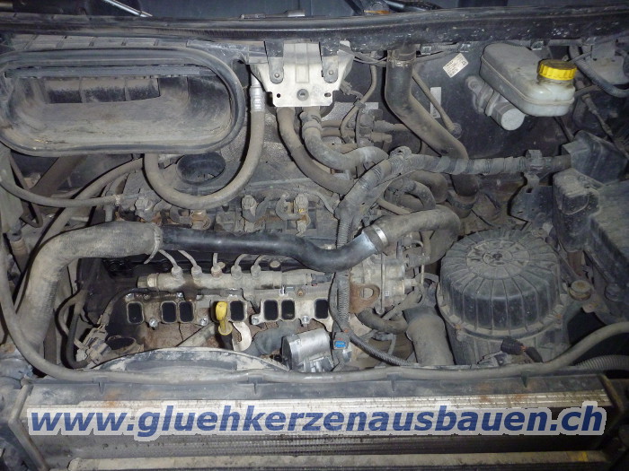 Abgerissene Glhkerze ausbauen aus Fiat
                    Ducato / Citroen Jumper / Peugeot Boxer mit 2.2
                    Motor