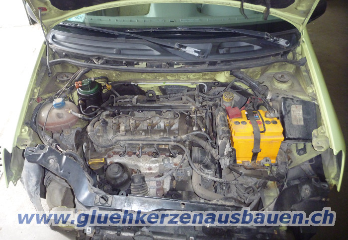 Abgerissene Glühkerze ausbauen aus Fiat Panda
1.3 JTD