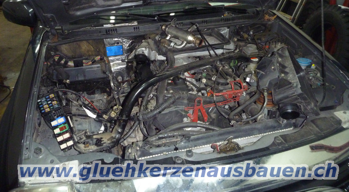 Abgerissene Glhkerze ausbauen aus
                        Suzuki Vitara mit 2.0 / 2.2 16V Motor