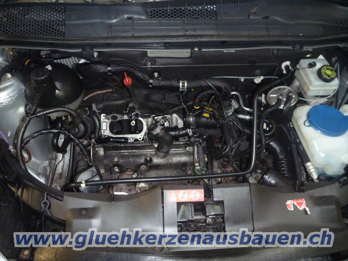 Abgerissene Glhkerze ausbauen aus
                      Mercedes W245 mit 2.0 Motor