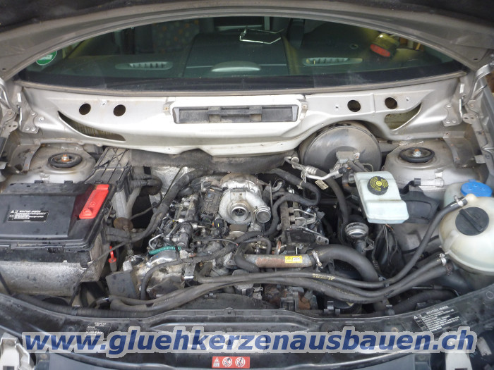 Abgerissene Glühkerzen
ausbauen aus Mercedes Vito / Viano W639 mit V6 Motor