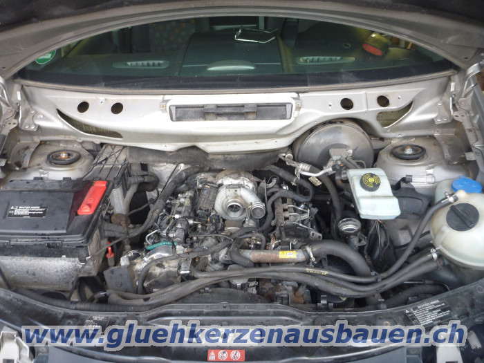 Abgerissene Glhkerzen
                        ausbauen aus Mercedes Vito / Viano W639 mit V6
                        Motor